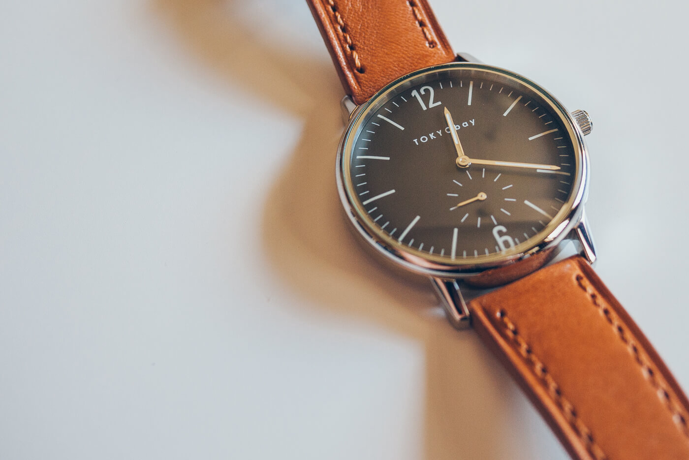 Tokyobay Grant — A Simple, Dark Watch for Minimalists